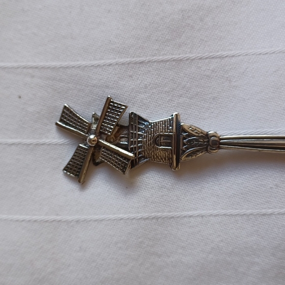 Various European Motif Collector Spoons - Picture 4 of 6